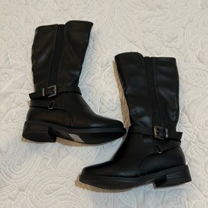 Little Girls black boots. Lucky top. Size 10. NWOT.